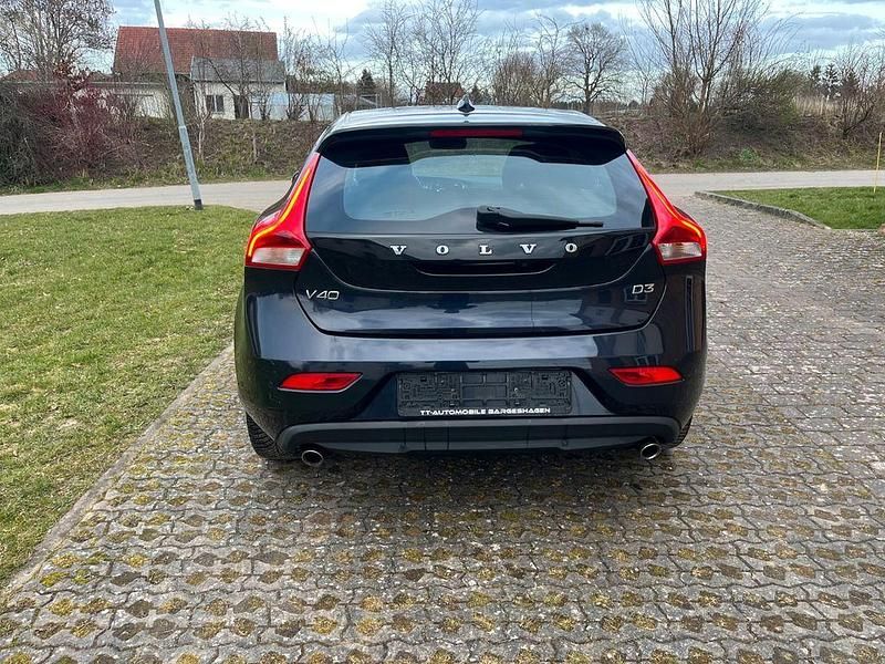 Gebraucht Volvo V40 You! 150 PS (110 kW) 2015 Blau Limousine