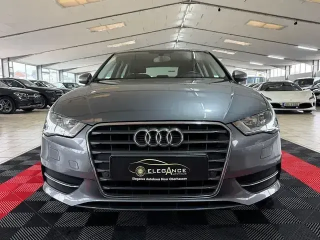 Gebraucht Audi A3 Attraction 135 PS (99 kW) 2015 Grau Limousine