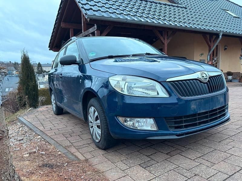 Gebraucht Skoda Fabia 69 PS (50 kW) 2014 Blau Kombi