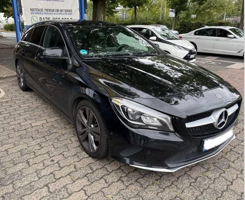 Schwarz Gebraucht 2017 Mercedes CLA220 Shooting Brake Kombi | 11.390 € (Superpreis) - Bild 1/4