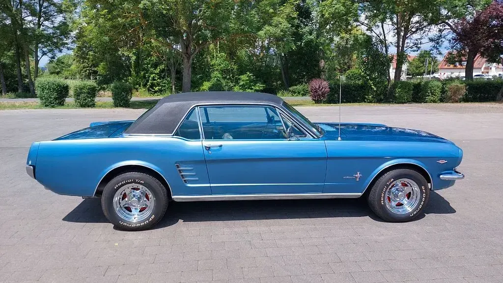 Używany Ford V8 175 KM (128 kW) 1966 Niebieski