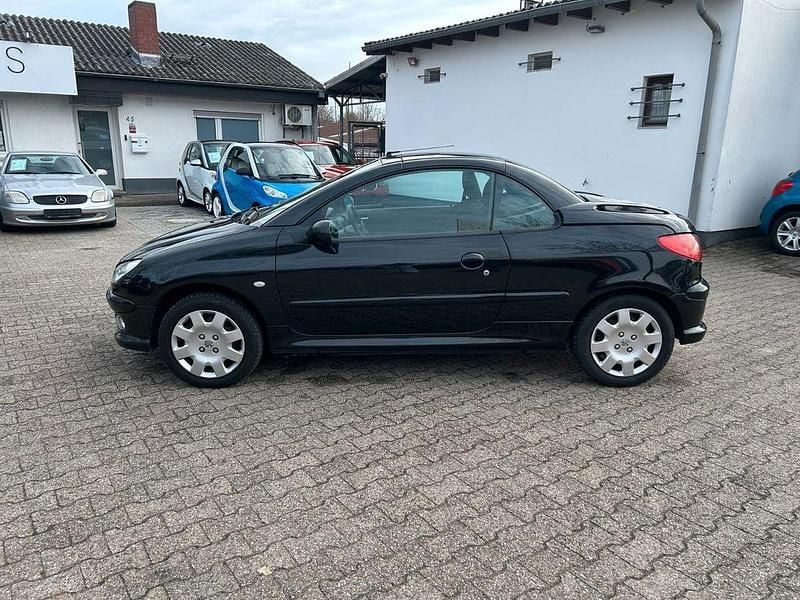 Gebraucht Peugeot 206 CC 109 PS (80 kW) 2004 Schwarz Cabrio