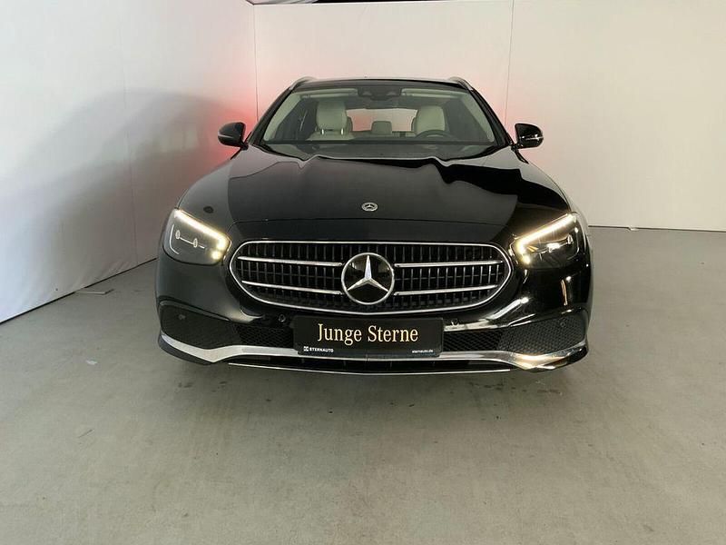 Gebraucht Mercedes E300 Avantgarde 306 PS (225 kW) 2021 Unilack schwarz uni Kombi