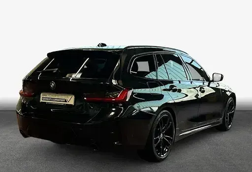 Gebraucht BMW 318 M Sport 156 PS (114 kW) 2024 Black sapphire metallic Kombi