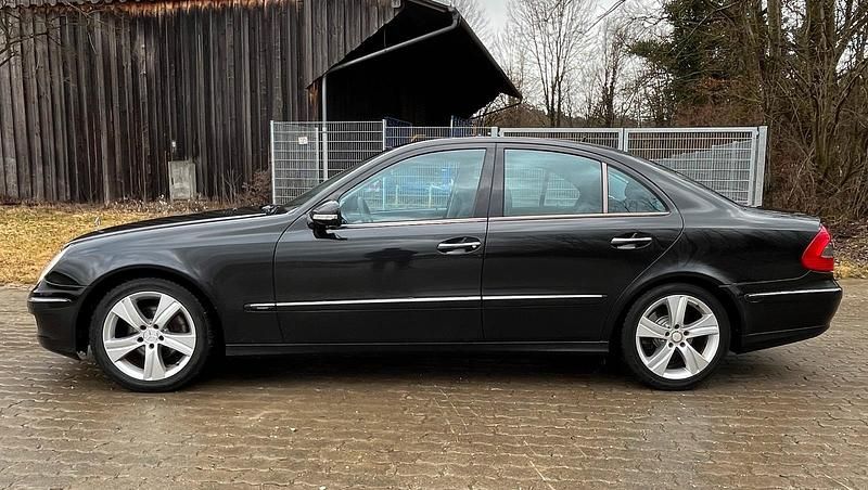 Gebraucht Mercedes E280 190 PS (139 kW) 2006 Schwarz Limousine