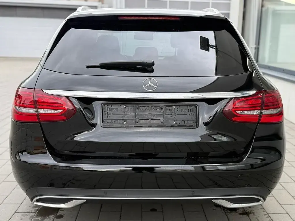 Gebraucht Mercedes C300 245 PS (180 kW) 2020 Schwarz Limousine