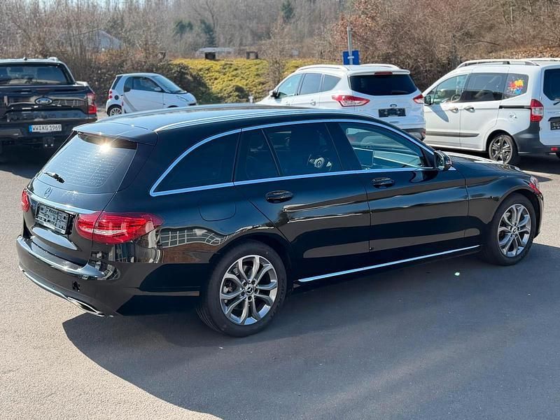 Gebraucht Mercedes C180 156 PS (114 kW) 2017 Schwarz Kombi