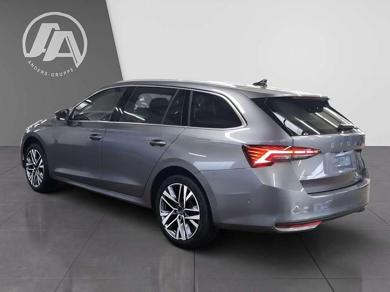 Neu Skoda Octavia 150 PS (110 kW) 2026 Graphitegrau Kombi