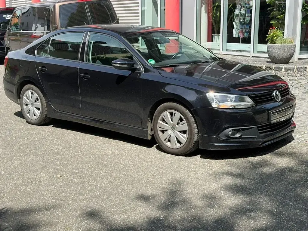 Brugt VW Jetta Individual 105 HK (77 kW) 2011 Sort Sedan