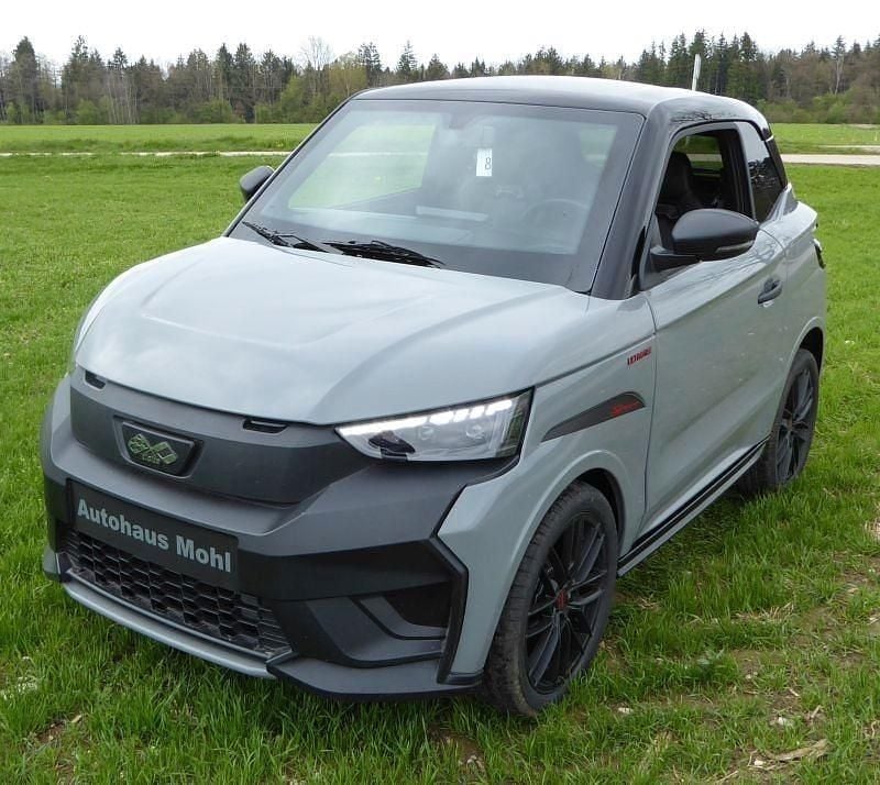 Ny Ligier JS50 2026 Grå Halvkombi