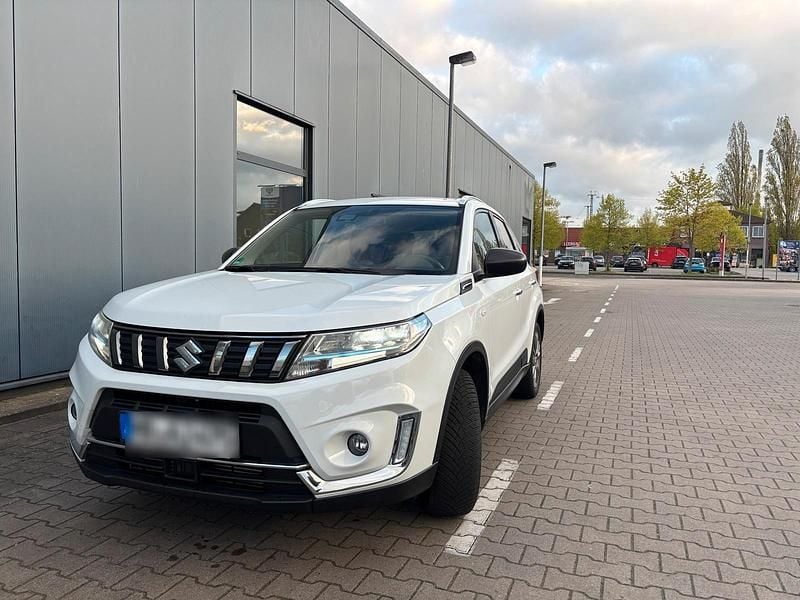 Gebraucht Suzuki Vitara 129 PS (94 kW) 2021 Weiß SUV