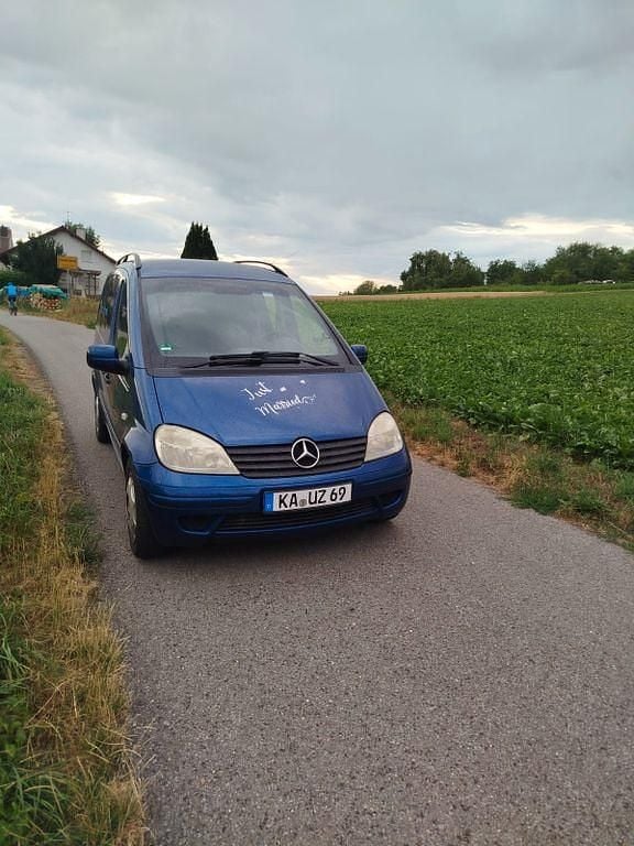 Blau Gebraucht 2004 Mercedes Vaneo Van / Kleinbus | 999 € (Fairer Preis) - Bild 1/4