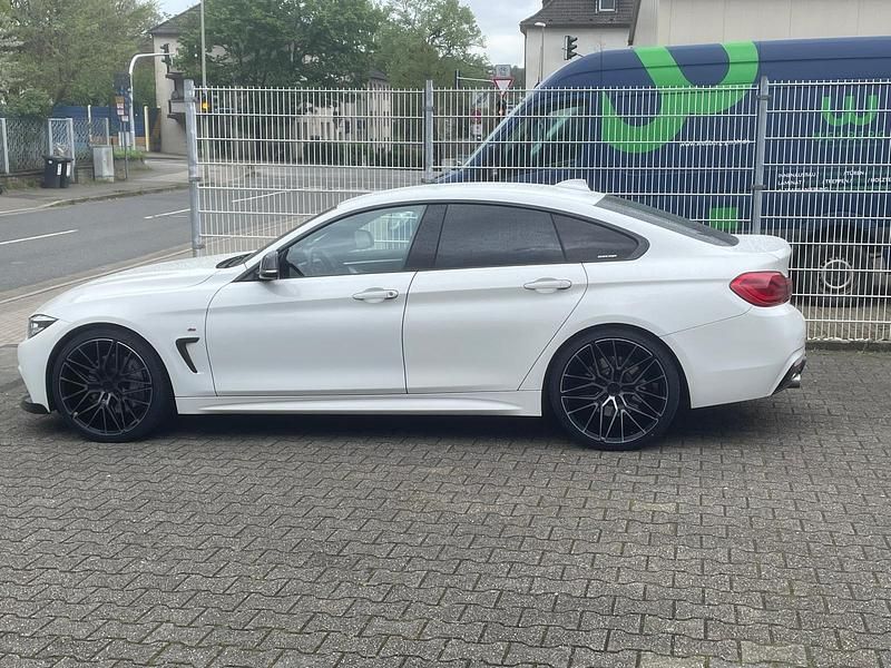 Weiß Gebraucht 2017 BMW 440 M Sport Coupé | 26.999 € (Fairer Preis) - Bild 1/4