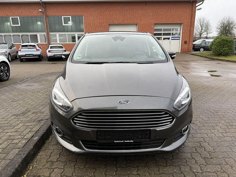 Grau Gebraucht 2016 Ford S-MAX Titanium Van / Kleinbus | 7.000 € (Guter Preis) - Bild 1/4