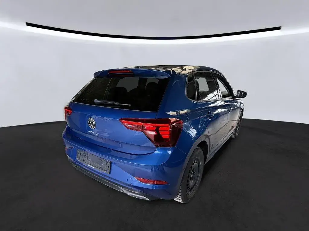 Gebraucht VW Polo Active 95 PS (69 kW) 2022 Reef blue metallic Kleinwagen