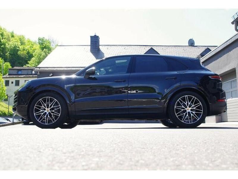 Gebraucht Porsche Cayenne 470 PS (345 kW) 2025 Chromitschwarz (metallic) SUV