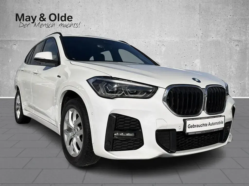 Gebraucht BMW X1 Sport Line 220 PS (161 kW) 2022 Alpinweiss iii SUV