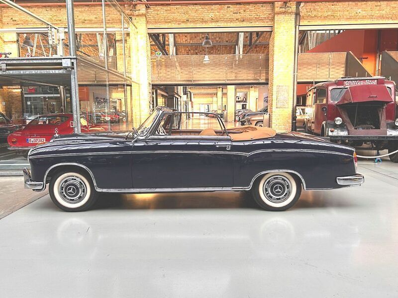 Gebraucht Mercedes 220 101 PS (74 kW) 1956 Blau Cabrio