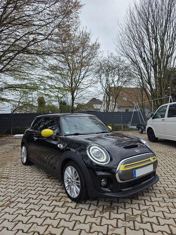 Gebraucht Mini Cooper SE 135 kW (184 PS) 2021 Schwarz Kleinwagen