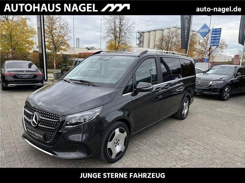 Graphitgrau (metallic) Gebraucht 2024 Mercedes V300 Avantgarde Van / Kleinbus | 75.890 € (Guter Preis) - Bild 1/4