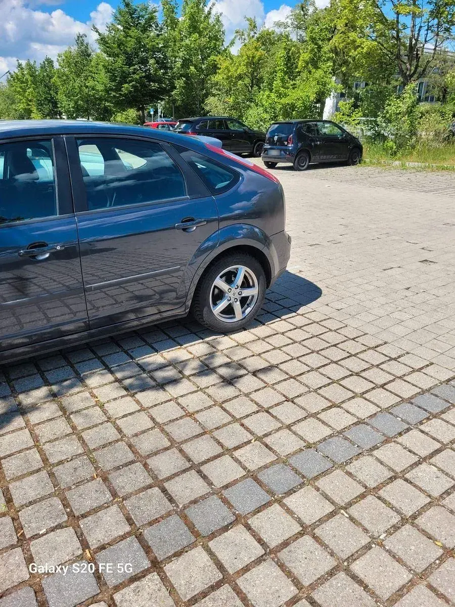 Gebraucht Ford Focus Ghia 125 PS (91 kW) 2007 Grau Kombi
