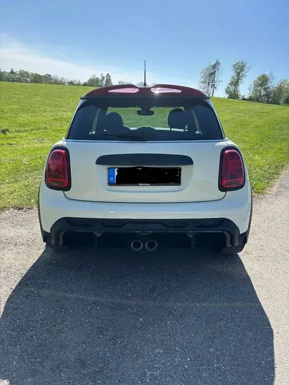 Gebraucht Mini John Cooper Works 231 PS (169 kW) 2022 Weiß Kleinwagen