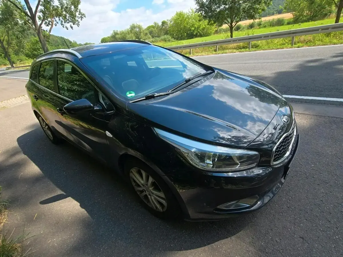 Gebraucht Kia Ceed 128 PS (94 kW) 2015 Schwarz Kleinwagen