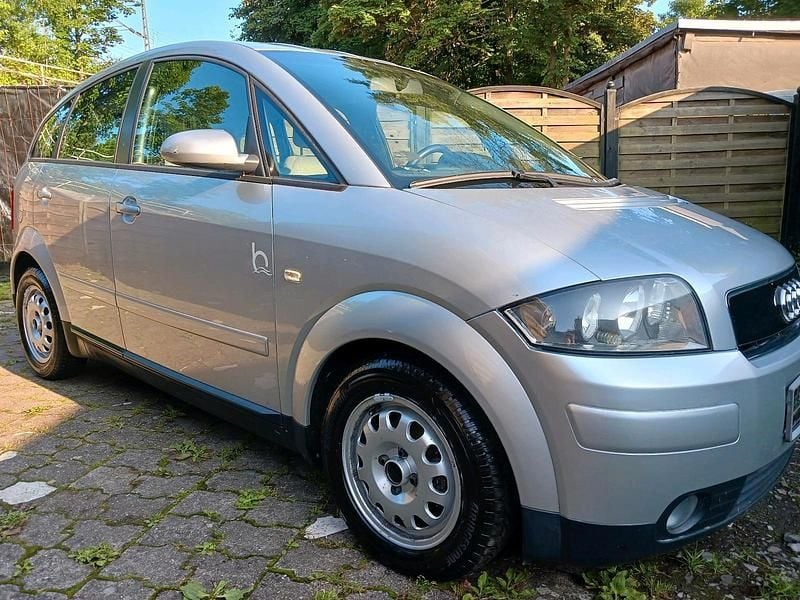 Silber Gebraucht 2001 Audi A2 Kleinwagen | 3.990 € (Etwas zu teuer) - Bild 1/4