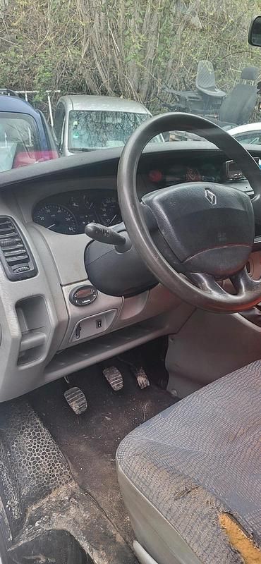 Gebraucht Renault Trafic 90 PS (66 kW) 2023 Weiß Van / Kleinbus