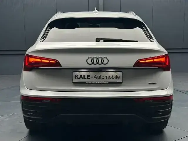 Gebraucht Audi Q5 Sportback Edition .1 204 PS (150 kW) 2022 Andere SUV