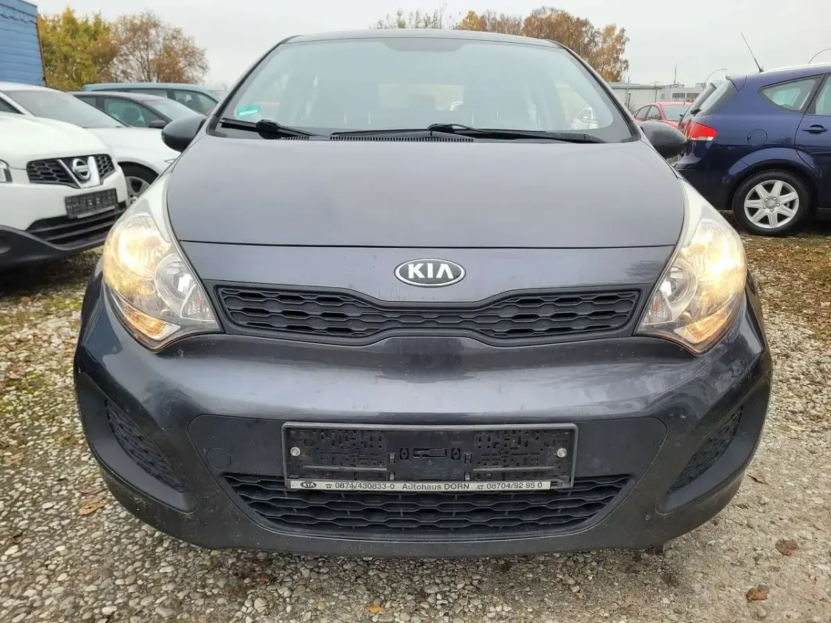 Usata Kia Rio 86 CV (63 kW) 2014 Graphit met. Utilitaria