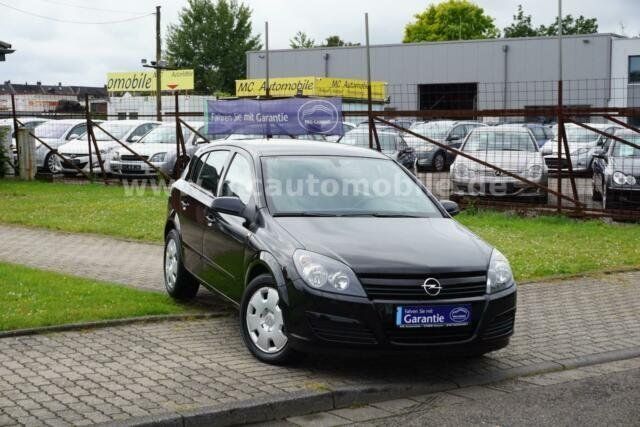 Schwarz metallic Gebraucht 2004 Opel Astra Enjoy Limousine | 4.499 € (Teuer) - Bild 1/4