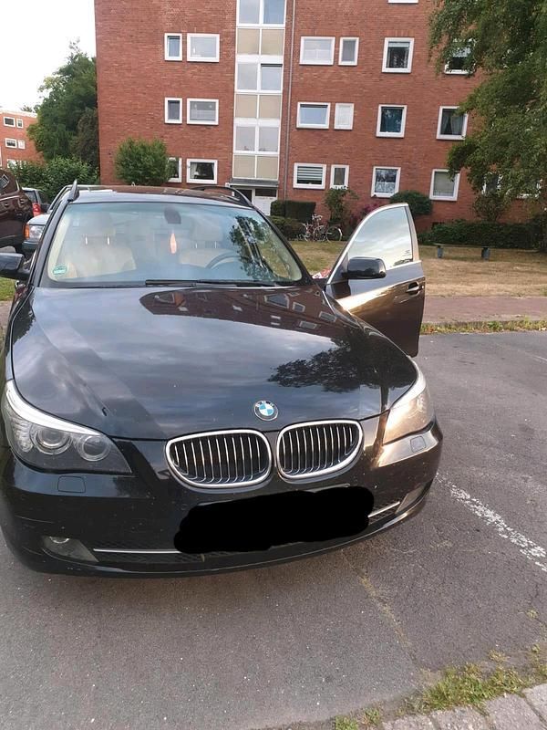 Gebraucht BMW 525 197 PS (144 kW) 2007 Schwarz Kombi