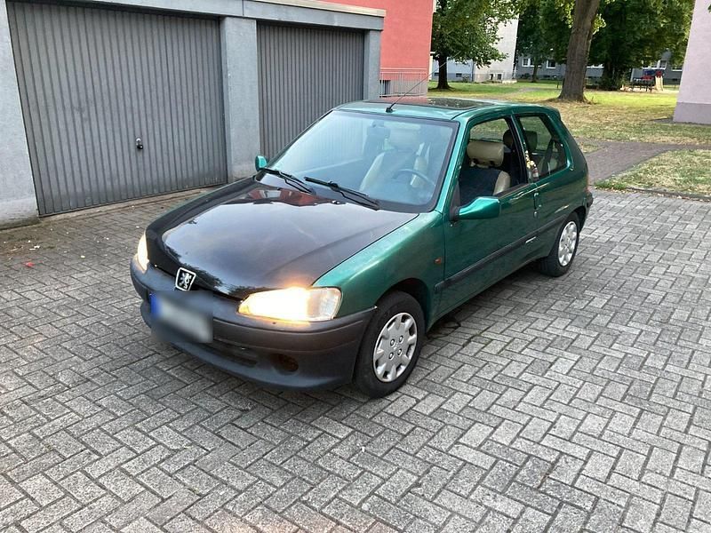 Grün Gebraucht 1997 Peugeot 106 Roland Garros Kleinwagen | 1.100 € (Guter Preis) - Bild 1/4