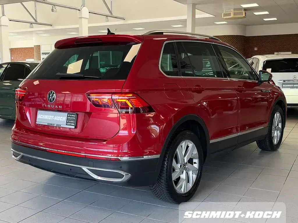 Gebraucht VW Tiguan Elegance 150 PS (110 kW) 2023 Kings red (rot) SUV