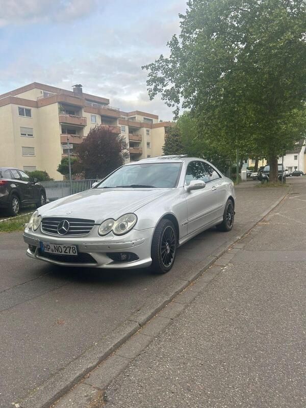 Silber Gebraucht 2004 Mercedes CLK320 Avantgarde Coupé | 6.000 € (Superpreis) - Bild 1/4