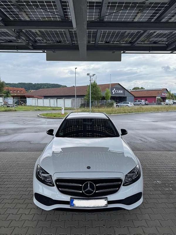 Gebraucht 2020 Mercedes E300 Kombi | 28.300 € (Guter Preis) - Bild 1/4