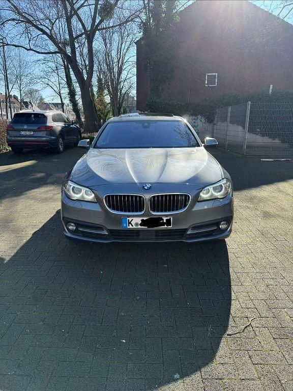 Gebraucht BMW 520 190 PS (139 kW) 2016 Grau Limousine