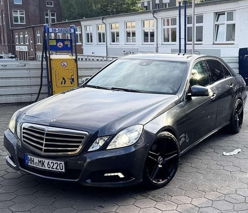 Gebraucht 2011 Mercedes E350 Avantgarde Limousine | 8.899 € (Superpreis) - Bild 1/4