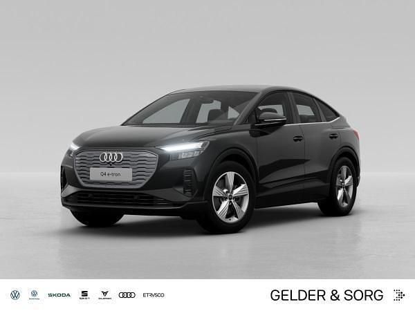 Schwarz (mythosschwarz metallic) Gebraucht 2024 Audi Q4 Sportback e-tron Basis SUV | 42.381 € (Superpreis) - Bild 1/4