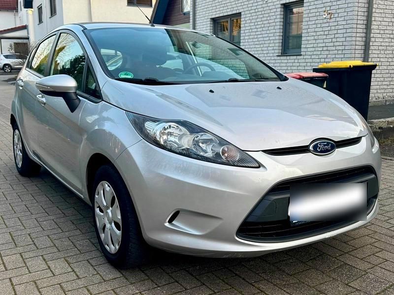 Gebraucht Ford Fiesta 82 PS (60 kW) 2011 Silber Kleinwagen
