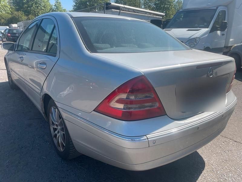 Gebraucht Mercedes C240 Elegance 170 PS (125 kW) 2001 Silber Limousine