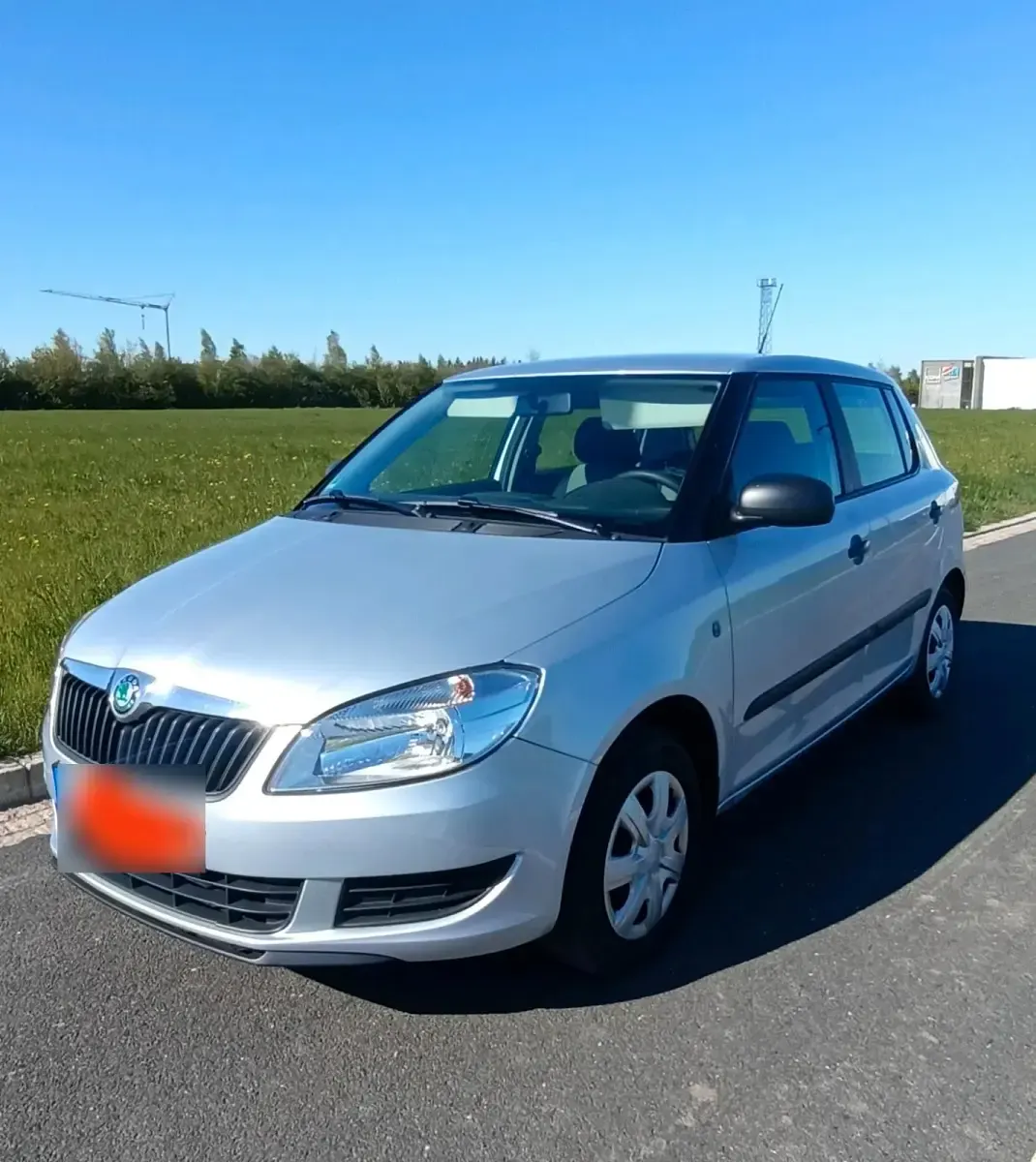 Second-hand Skoda Fabia 60 CP (44 kW) 2011 Argintiu Hatchback