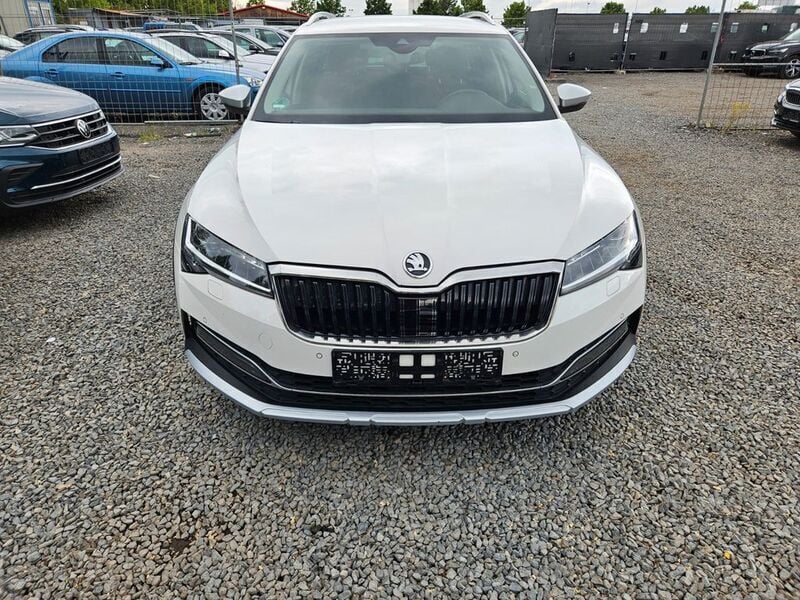 Weiß Gebraucht 2020 Skoda Superb Scout 4x4 Kombi | 18.500 € (Fairer Preis) - Bild 1/4