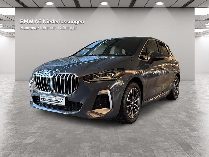 Grau Gebraucht 2022 BMW 225 Active Tourer M Sport Van / Kleinbus | 28.902 € (Guter Preis) - Bild 1/4