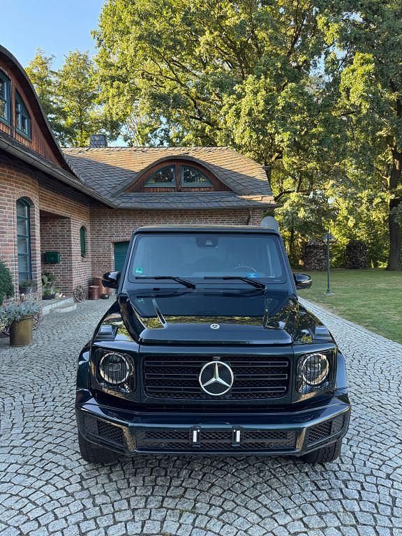 Grün Gebraucht 2023 Mercedes G400 SUV | 118.000 € (Superpreis) - Bild 1/4
