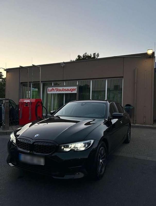 Gebraucht BMW 320 190 PS (139 kW) 2021 Schwarz Limousine