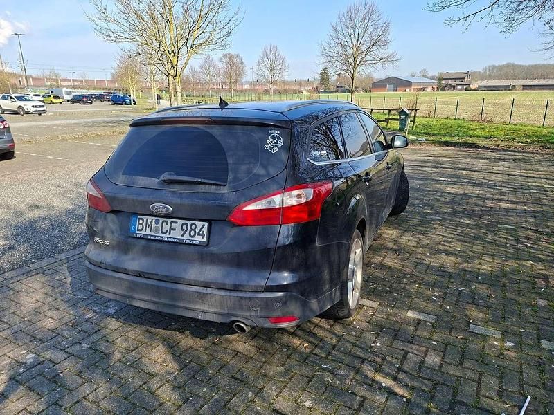 Gebraucht Ford Focus Titanium 163 PS (119 kW) 2013 Schwarz Kombi