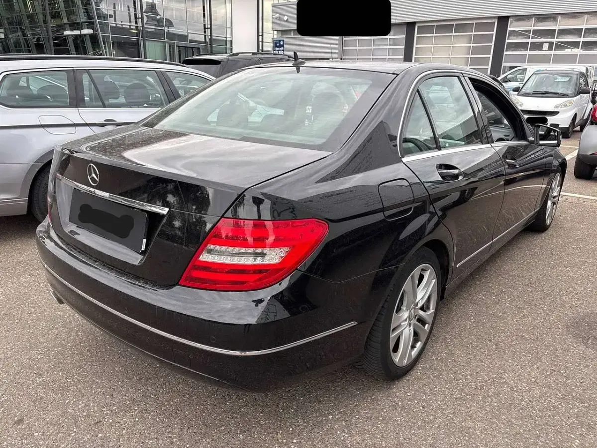 Gebraucht Mercedes C250 Avantgarde 204 PS (150 kW) 2012 Obsidianschwarz  metalliclack Limousine