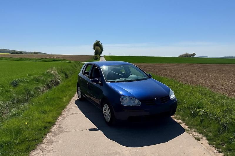 Blau Gebraucht 2005 VW Golf V Kleinwagen | 1.700 € (Superpreis) - Bild 1/1